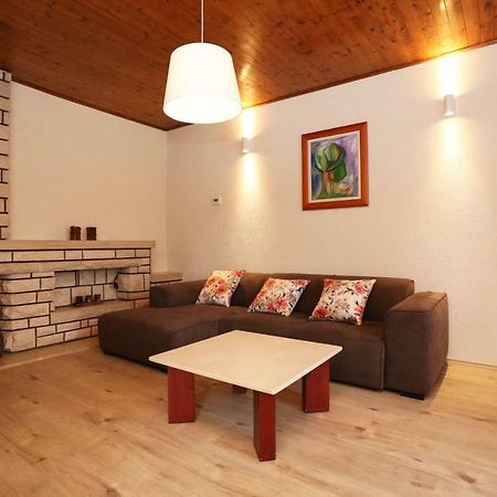 House Pauline Apartment ลาบิน ภายนอก รูปภาพ