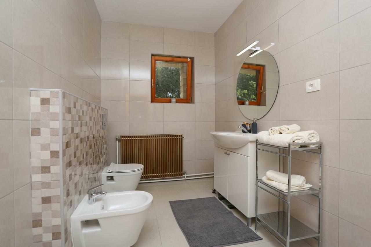 House Pauline Apartment ลาบิน ภายนอก รูปภาพ