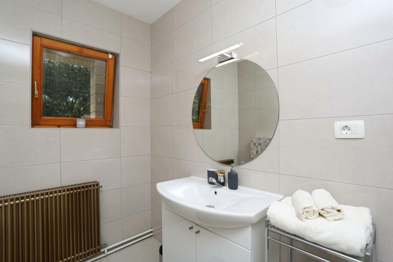 House Pauline Apartment ลาบิน ภายนอก รูปภาพ