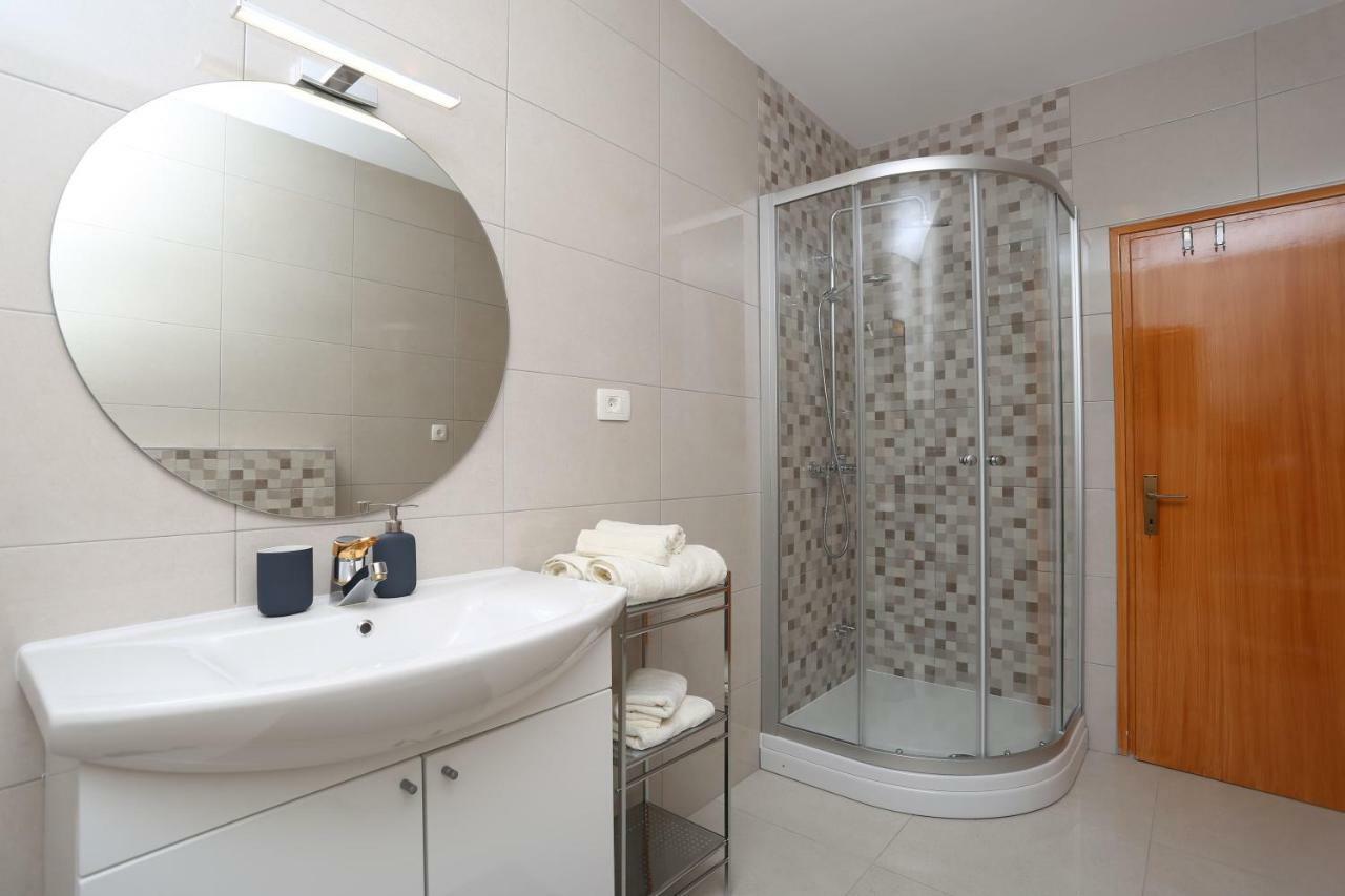 House Pauline Apartment ลาบิน ภายนอก รูปภาพ